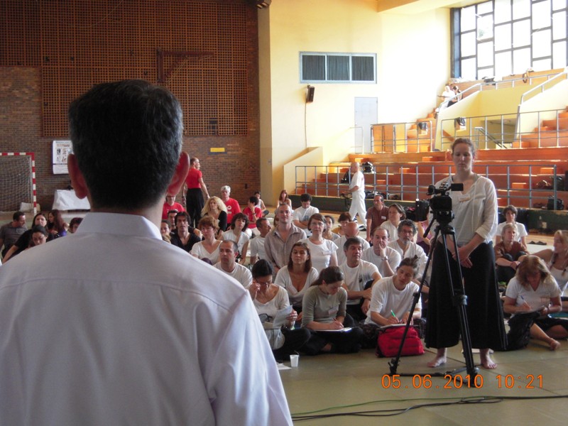 24 Il Maestro Juji Namikoshi Durante La Sua Dimostrazione