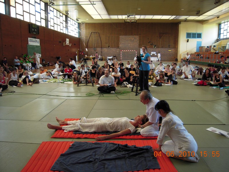 31 Il Maestro Akitomo Kobayashi Durante La Sua Dimostrazione