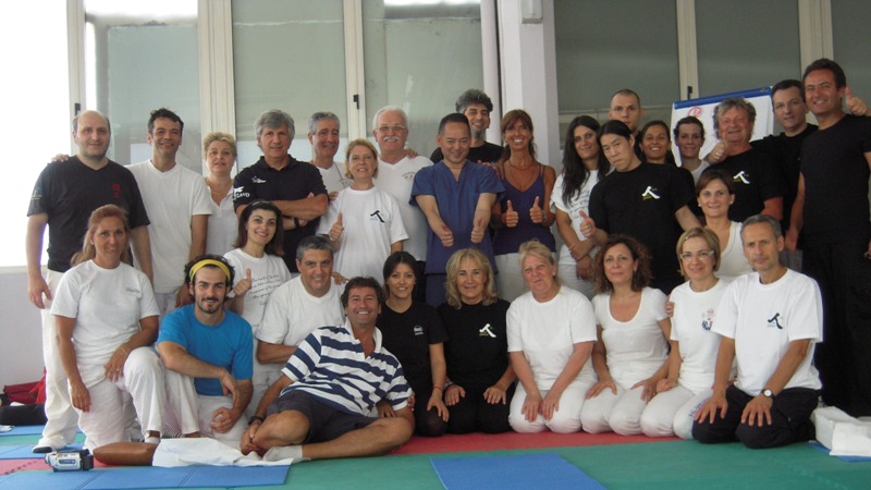 Foto di gruppo del Corso di Sh stile AZE con il Maestro Onoda